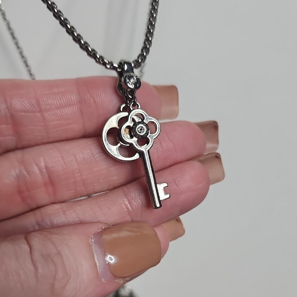 Henri Bendel Silver Double Key Necklace - Picture 3 of 4